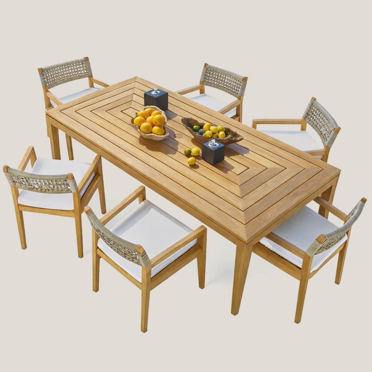 Oufuk dining table